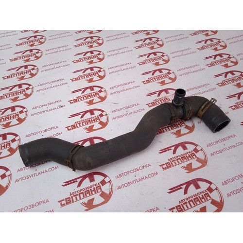 Патрубок системы охлаждения Opel Vivaro 2007-2014 93854376